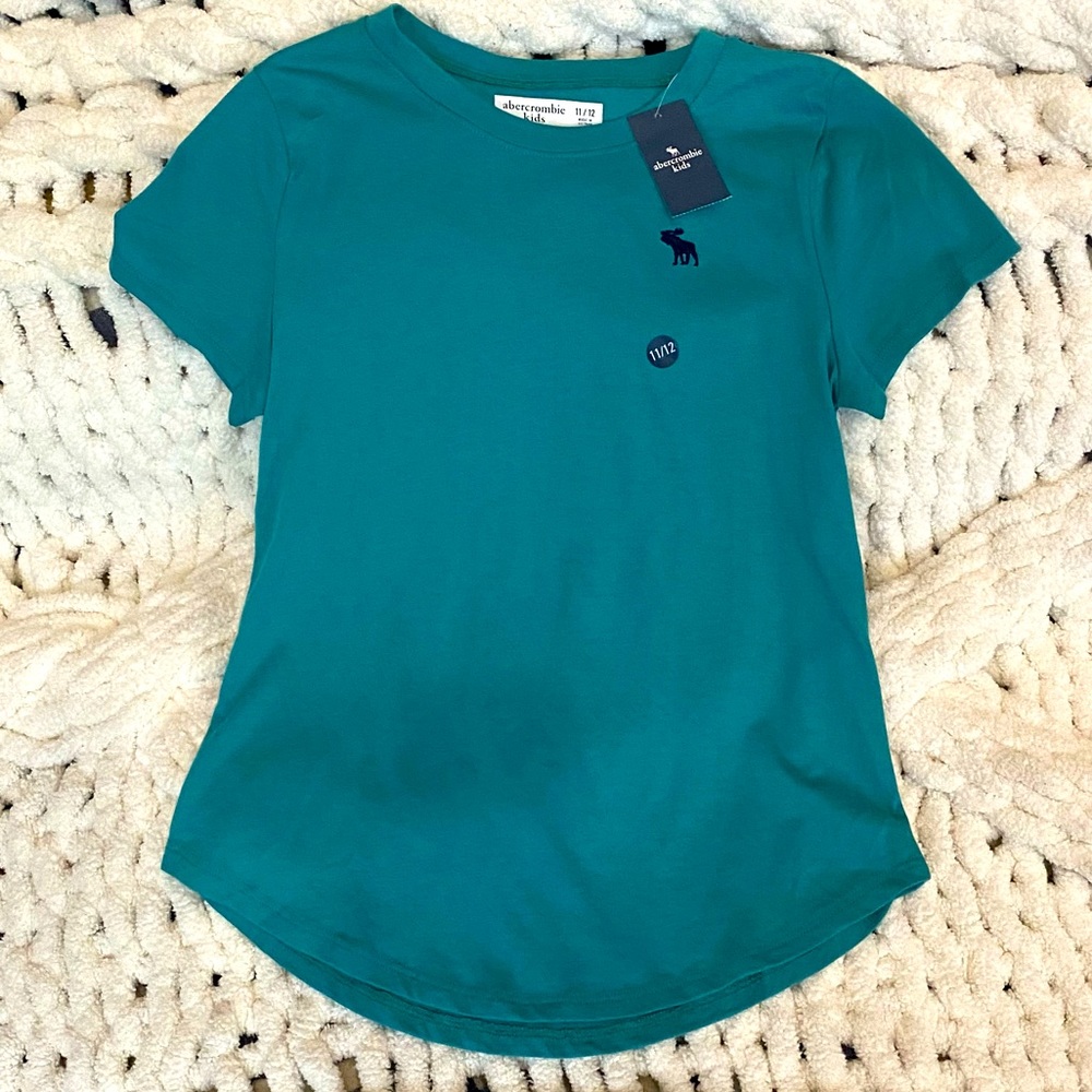 abercrombie kids T-shirt 11/12